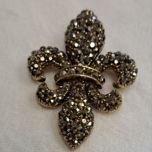 Weiss signed Fleur-de-lis Brooch Pendant Vintage gold with facted black crystals